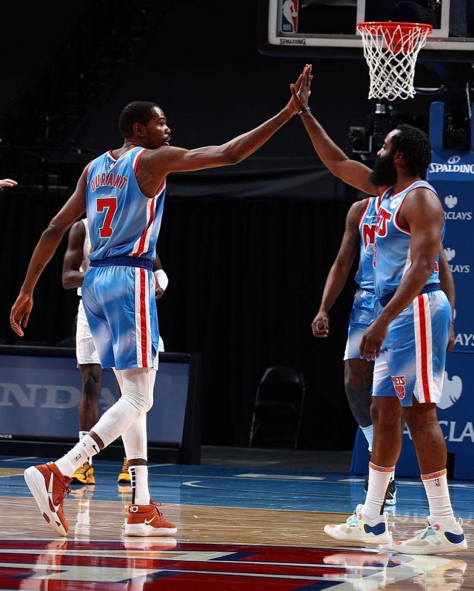 围的轻率三 围的轻率三